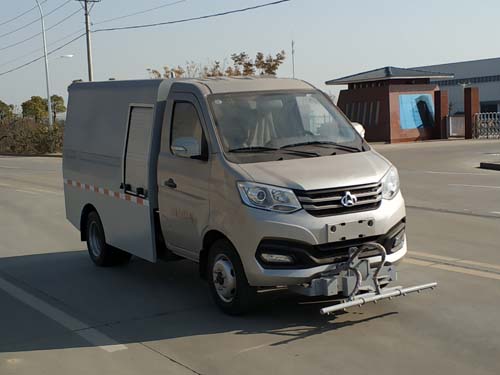 楚勝牌CSC5036TYHSC6型路面養(yǎng)護車